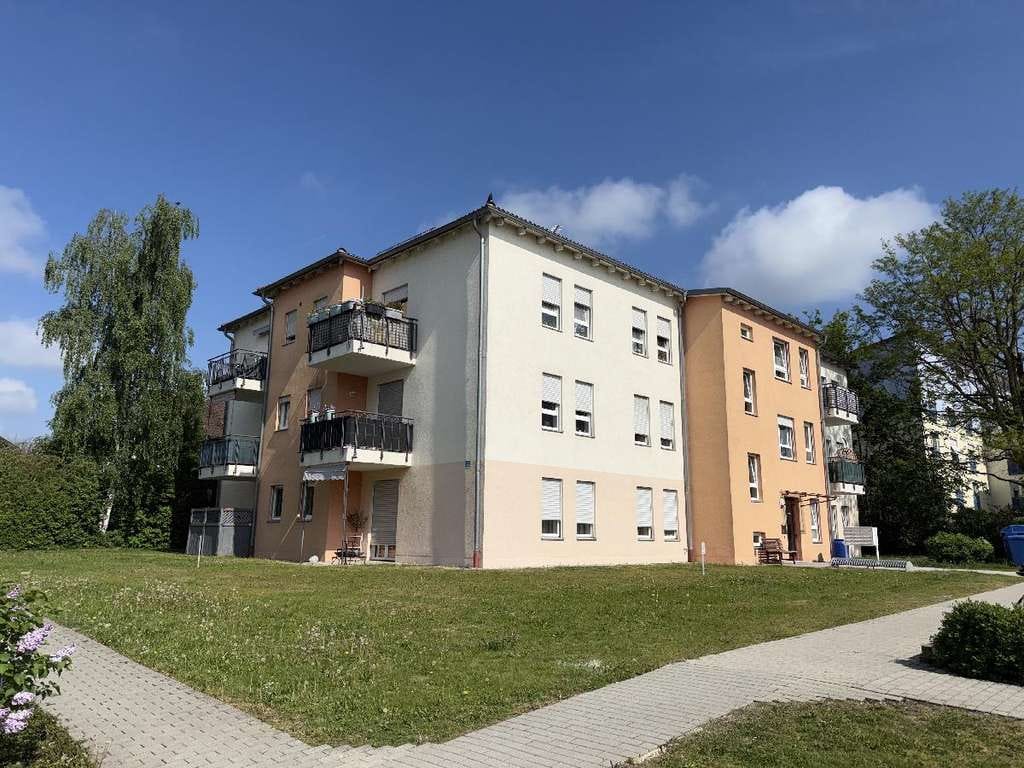 Immobilie in Gangkofen - Zentrale, moderne 2‑Zimmer-Wohnung mit Balkon und Tiefgarage – ideal für komfortables Wohnen im Alte - Bild 1