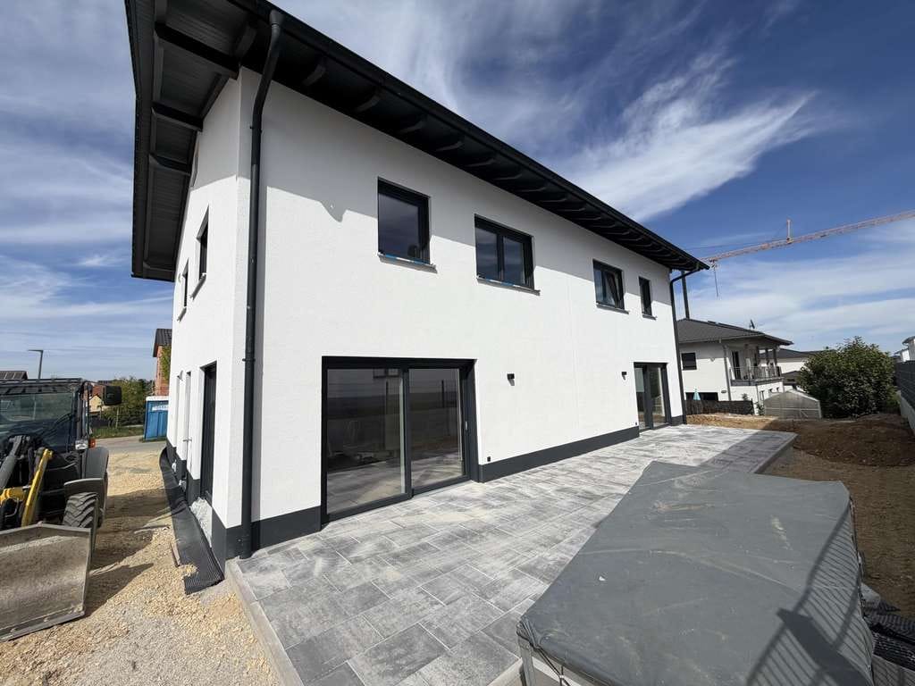 Immobilie in Ergoldsbach - Ihr neues Zuhause: Moderne Doppelhaushälfte in idyllischer Lage - Bild 2