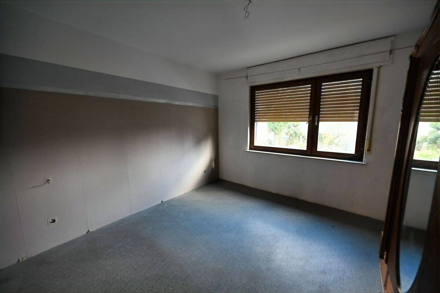 Immobilie in Dahlheim - Mehrfamilienhaus mit 4 Wohneinheiten, Scheune und Garten - Bild 4