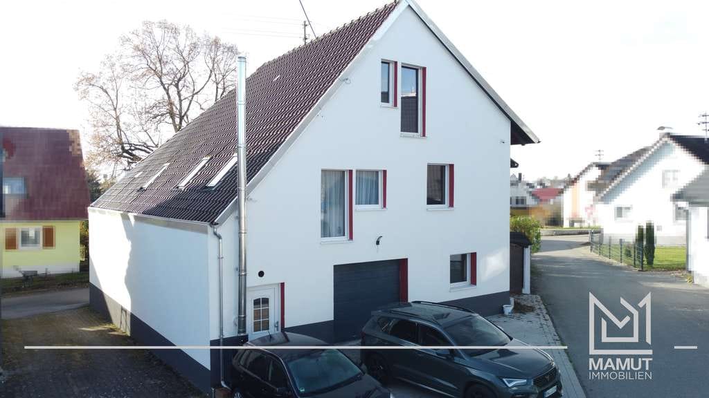 Immobilie in Oberndorf am Neckar - Viel Raum fürs Familienleben – Saniertes Einfamilienhaus mit Garten und Ausbaureserve - Bild 0
