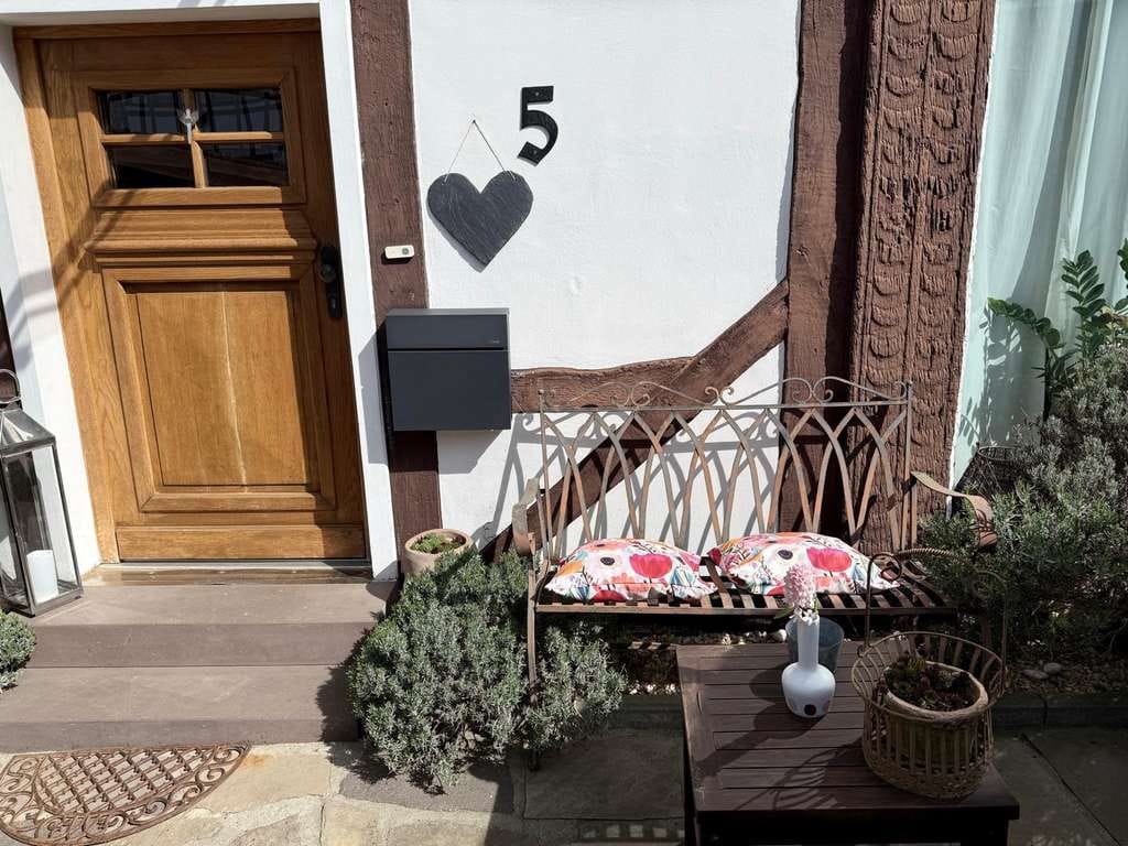 Immobilie in Grebenstein -  Ein Haus zum Verlieben – besonderes Fachwerkhaus mit Galerie, Charakter und moderner Energietechnik - Bild 1
