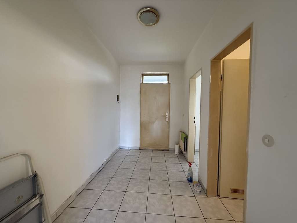 Immobilie in Sandhausen - Gepflegte 1-Zimmer-Wohnung mit großzügiger Loggia und Stellplatz - Bild 2
