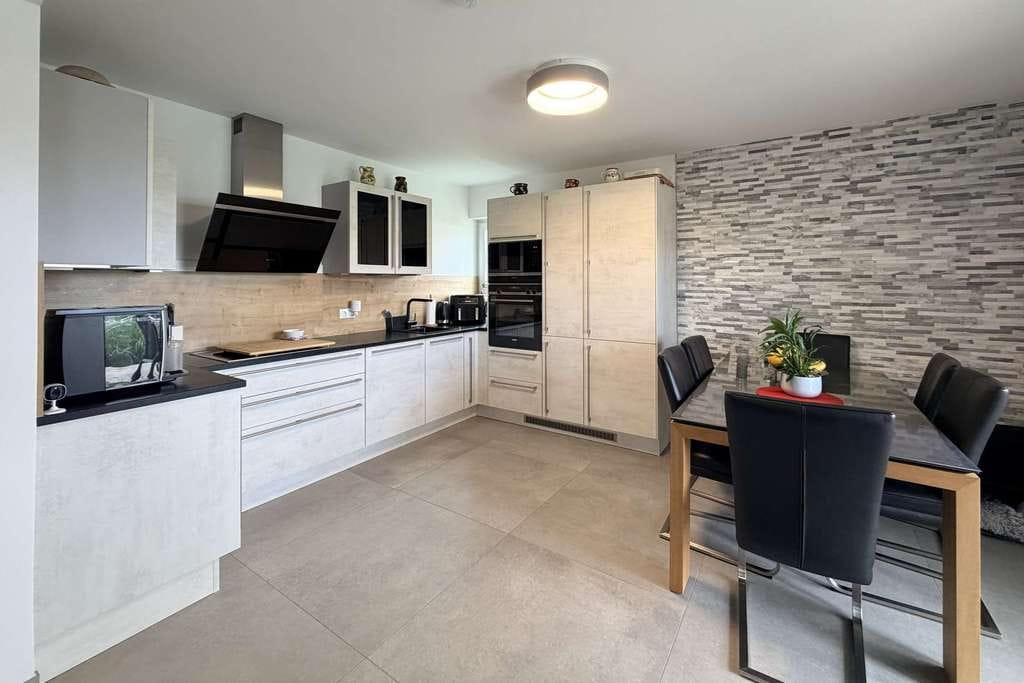 Immobilie in Dietfurt an der Altmühl - Moderne 2 Zimmer Souterrain Wohnung mit Garten inkl. 2 Stellplätzen - Bild 1