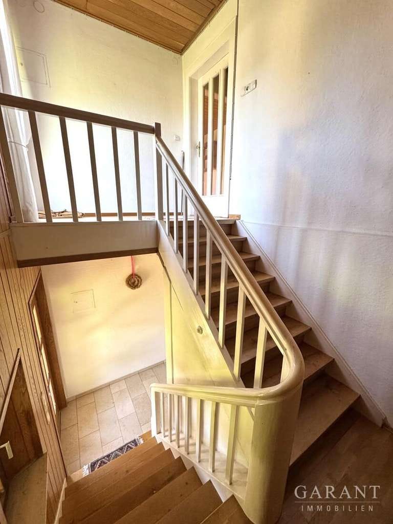Immobilie in Neustadt an der Aisch - Großzügig wohnen, clever finanzieren - Idyllisches Zweifamilienhaus  - Bild 2