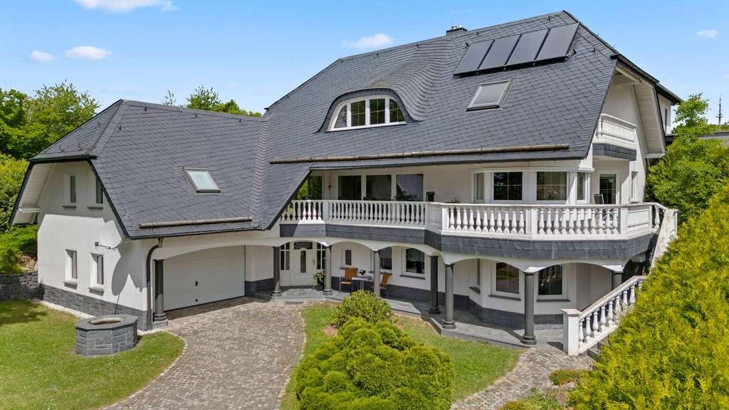 Immobilie in Wirsberg - Luxuriöse Architektenvilla! 1.417 m² Grundstück in ruhiger Traumlage mit modernster Technik und ELW - Bild 2