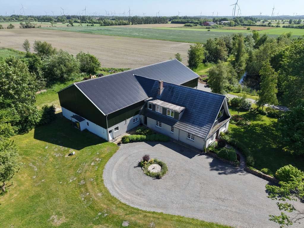 Immobilie in Högel - Viel Platz in ruhiger Lage – Resthof mit Hallen und großzügigem Grundstück - Bild 3