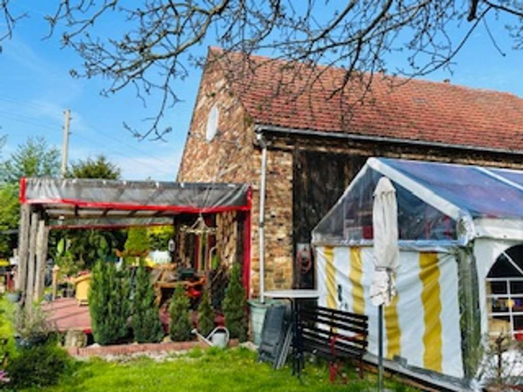 Immobilie in Kodersdorf - **Unikat - ehemaliger 3-Seitenhof mit Wohnhaus, ausgebauter Scheune und großen Garten** - Bild 3