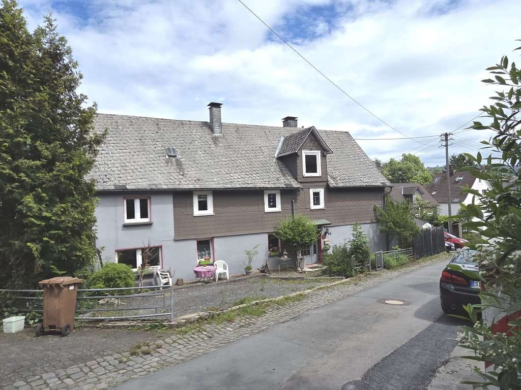 Immobilie in Hilchenbach - Idylle pur! Liebevoll gestaltetes EFH in Hilchenbach (Nähe Zentrum) - Bild 1
