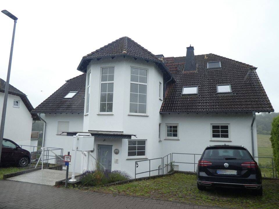 Immobilie in Grävenwiesbach - Naturblick inklusive - großzügige Wohnung in Grävenwiesbach! - Bild 0