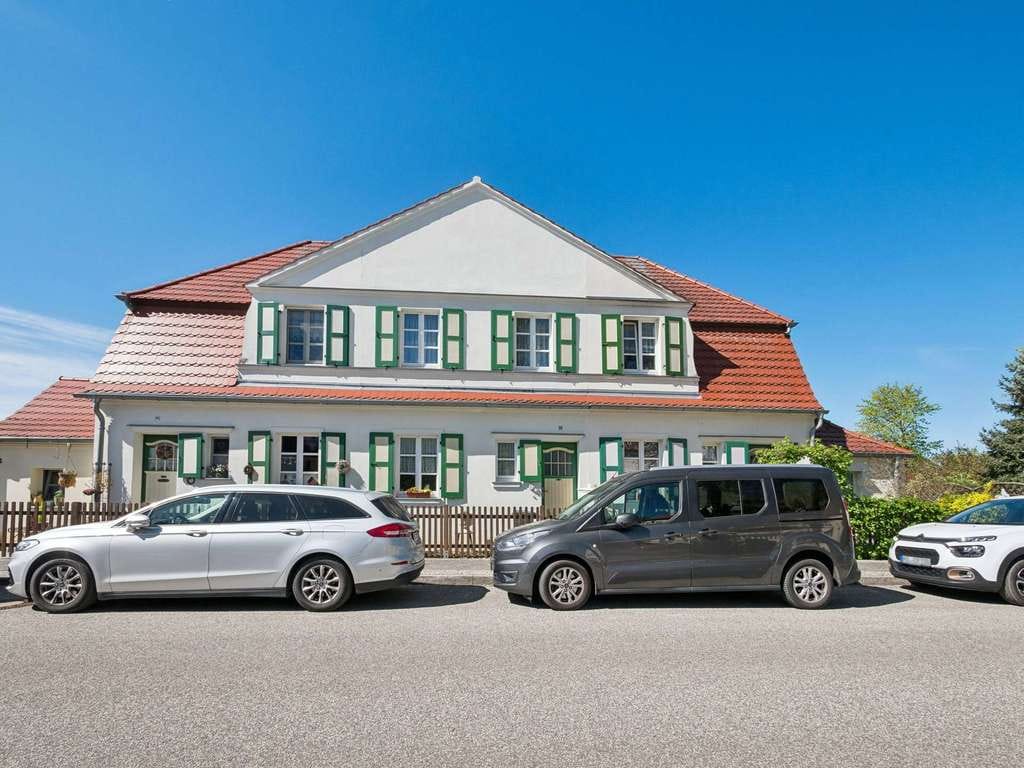 Immobilie in Premnitz - Charmantes Wohnhaus mit großzügiger Raumstruktur und repräsentativer Frontansicht - Bild 1