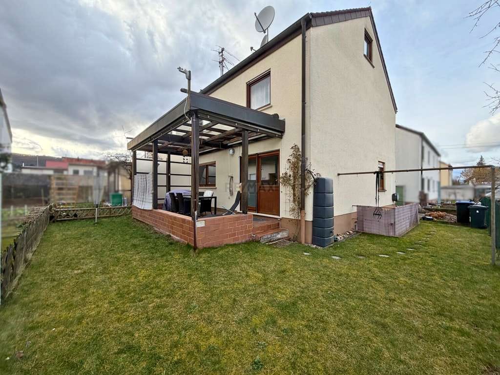 Immobilie in Gingen an der Fils - Ihr neues Familiennest mit Gartenbonus!
5,5 Zimmer in einer charmanten Doppelhaushälfte! - Bild 2