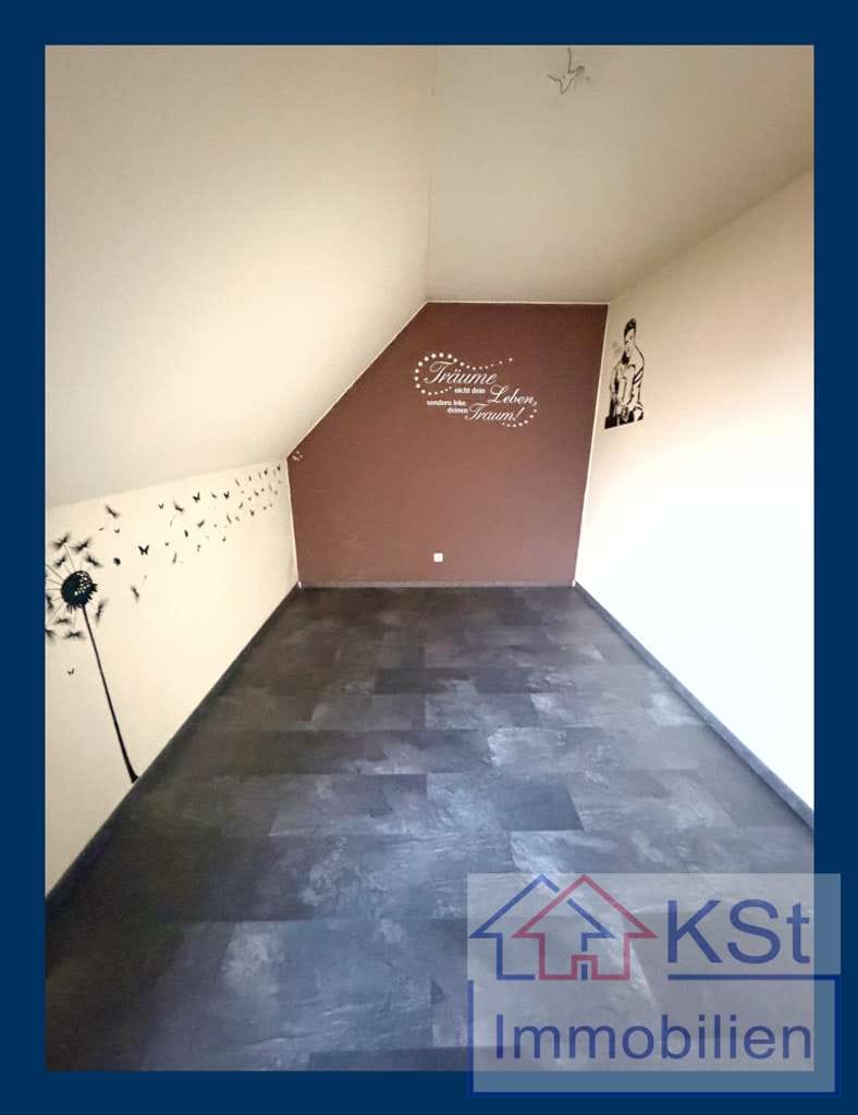 Immobilie in Zwenkau - Zwenkau ruft: Bezugsfreie 4 Zimmer mit Balkon & Tageslichtküche. Dein entspanntes neues Upgrade - Bild 3