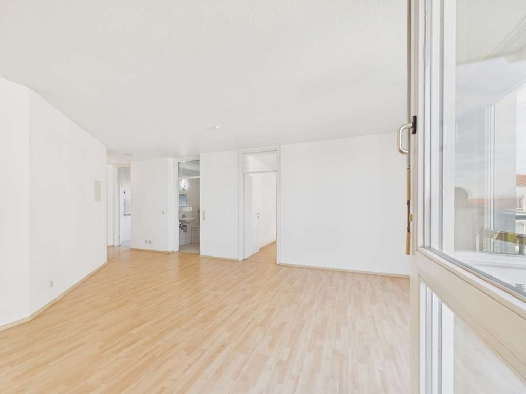 Immobilie in Künzelsau - Gepflegte Wohnung mit Aussicht | Zwei Dachterassen | Tageslichtbad | TG-Stellplatz - Bild 4