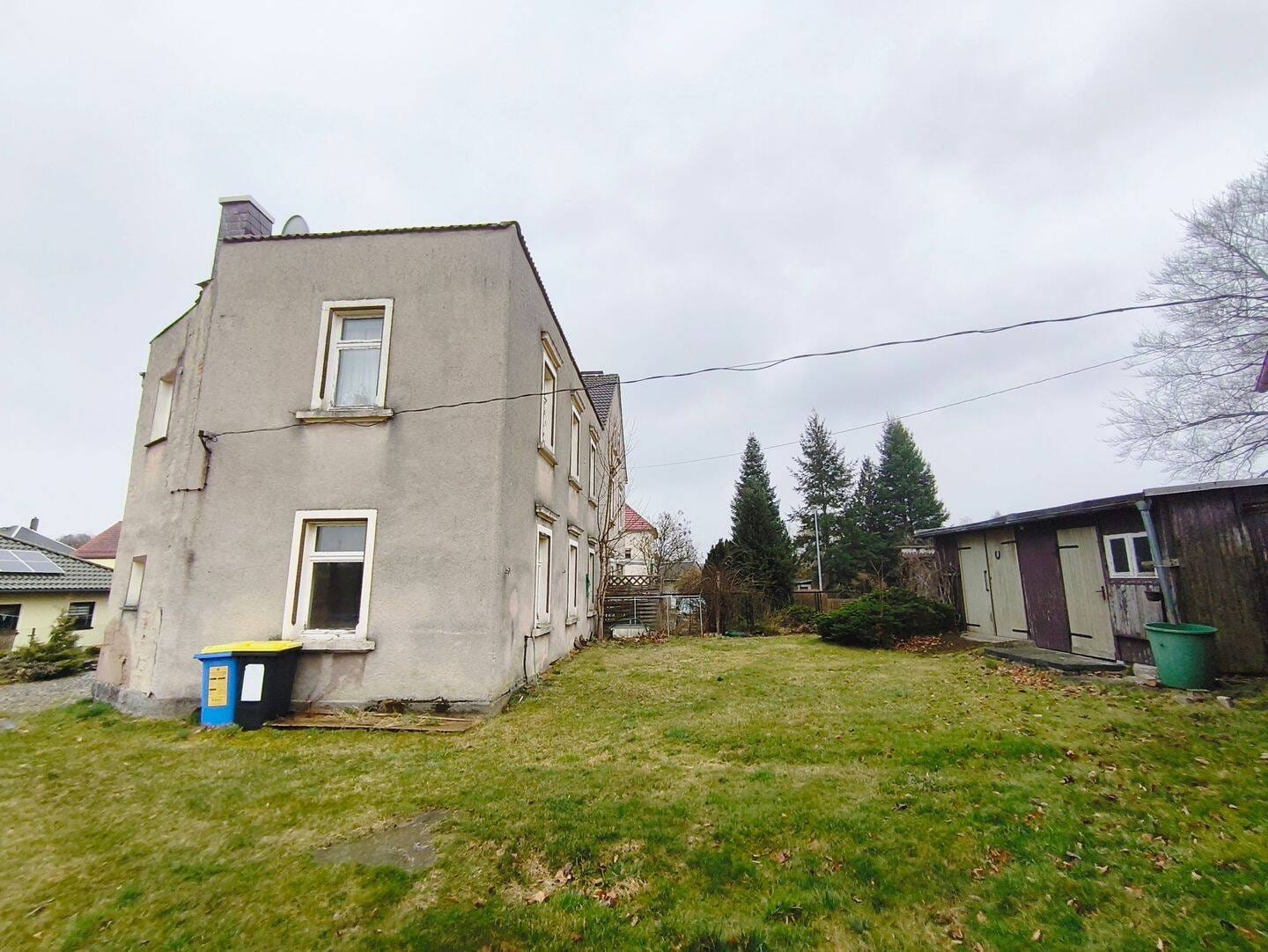 Immobilie in Großharthau - Zweifamilienhaus mit großem Baugrundstück, Nebengelass, auch für Gewerbe, zentral in Großharthau - Bild 3