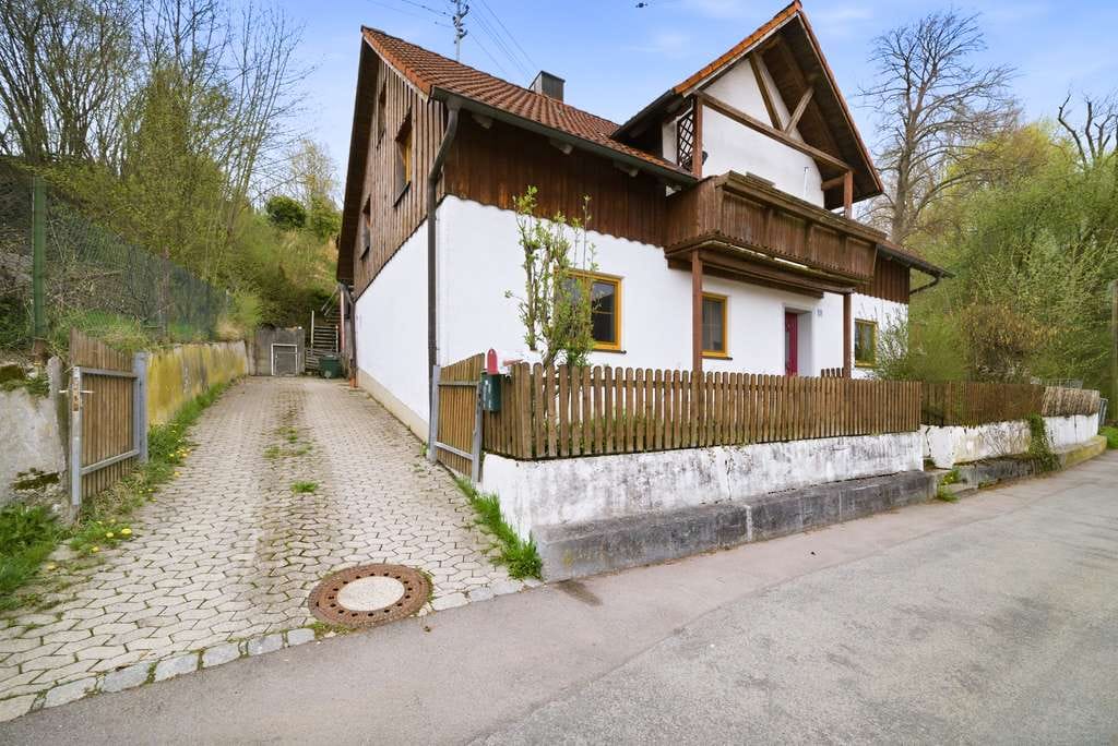 Immobilie in Nandlstadt - Generationenhaus mit Potenzial  in zentraler Lage von Nandlstadt - Bild 1