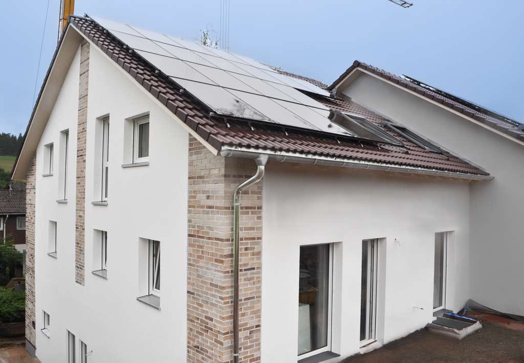 Immobilie in Waldachtal - Wohnen im Mühlenweg - modernes Einfamilienhaus mit Einliegerwohnung und Garten zum Verkaufen  - Bild 2
