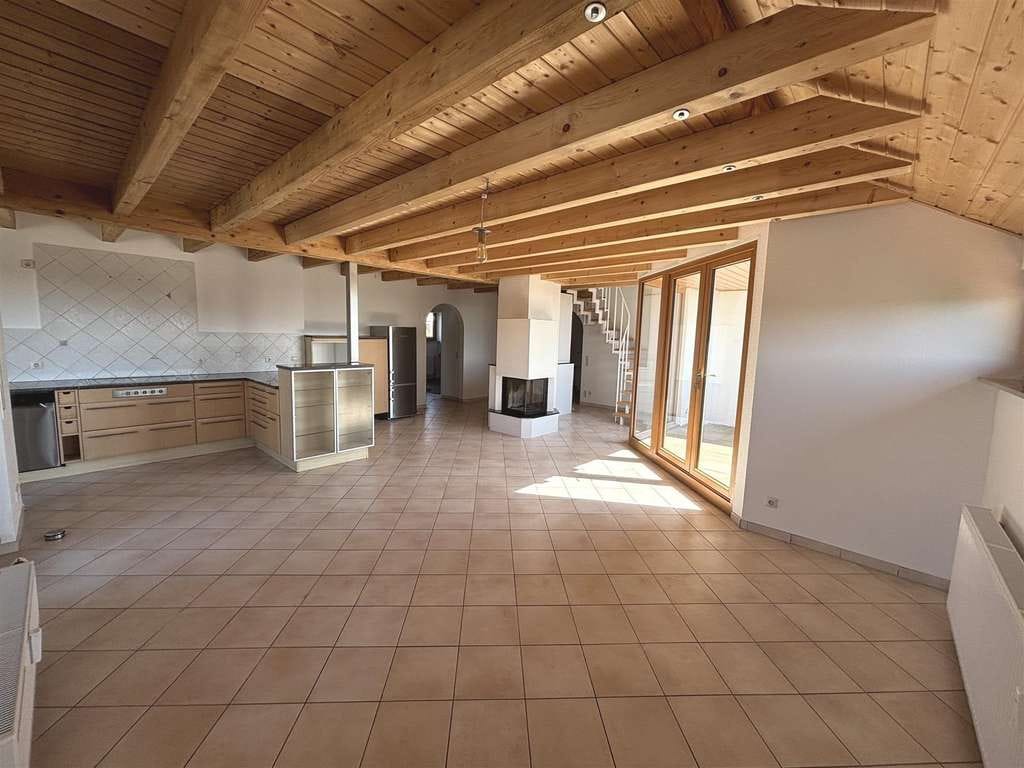 Immobilie in Lauffen am Neckar - VBU Immobilien - Lichtdurchflutete Dachgeschoss-Maisonette für ein gemütliches Wohngefühl! - Bild 4