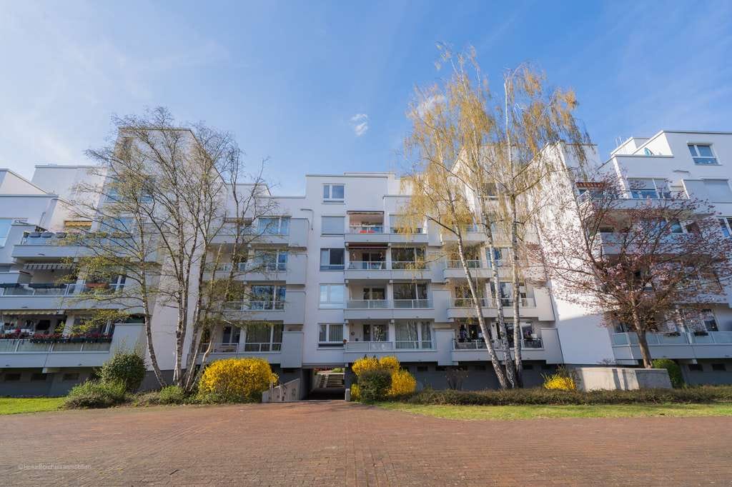 Immobilie in Ottobrunn - ***Heike Borchers Immobilien*** Dachterrassen(t)raum mit Süd-Ausrichtung***Renovierungsbedürftig*** - Bild 0