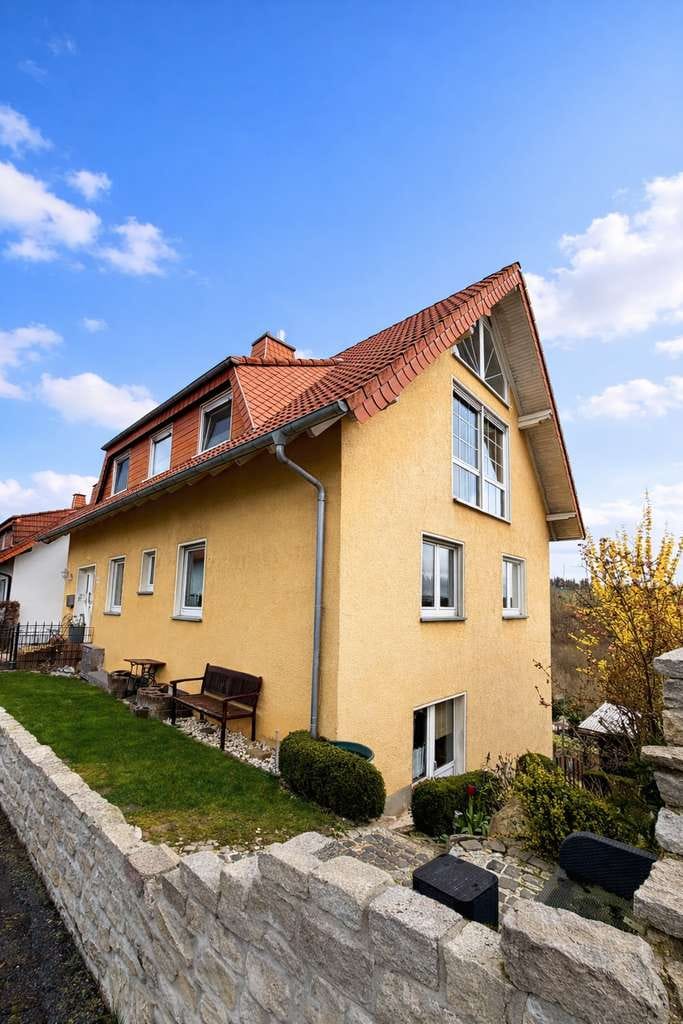 Immobilie in Eiterfeld - Großzügiges Einfamilienhaus mit Weitblick, Garten und vielseitigem Raumangebot - Bild 1
