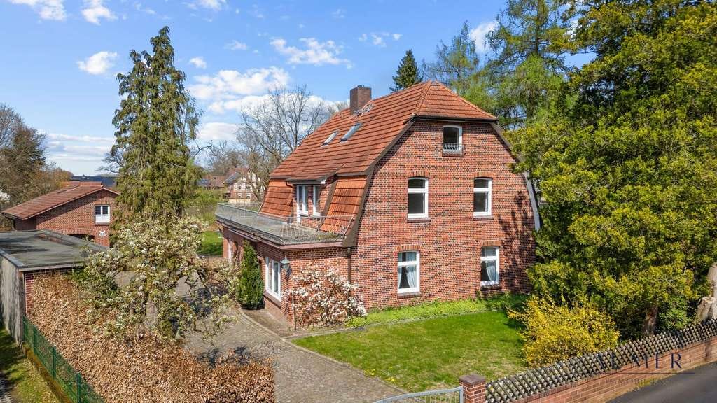 Immobilie in Hanstedt - Einfamilienhaus mit Hof und weitläufigem Grundstück - Bild 2