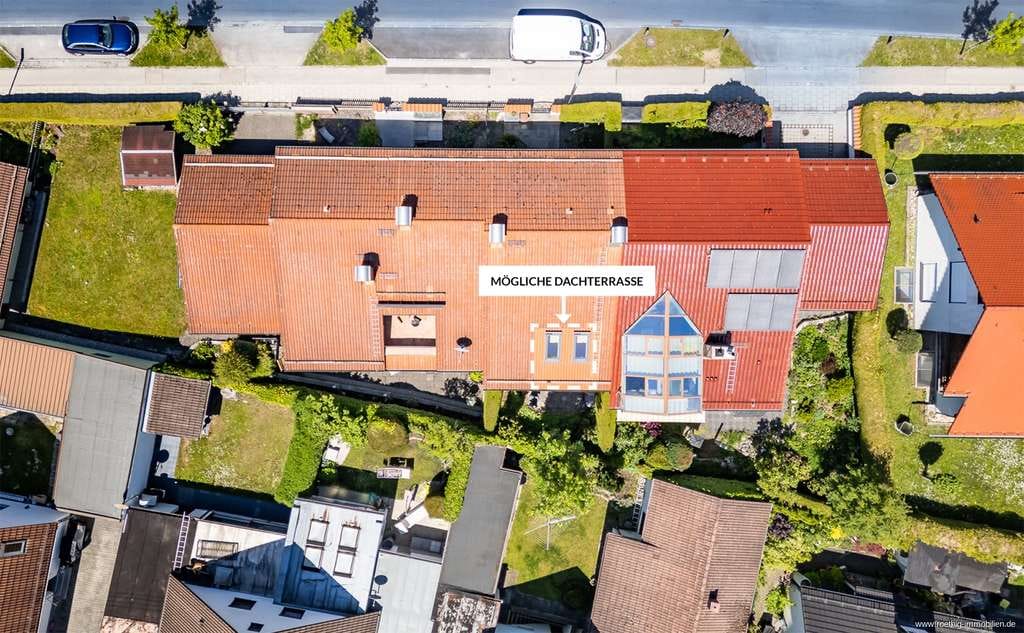 Immobilie in Putzbrunn - Familientraum am Stadtrand in der Waldkolonie Putzbrunn: Helles RMH mit Garten & zwei Einzelgaragen. - Bild 3