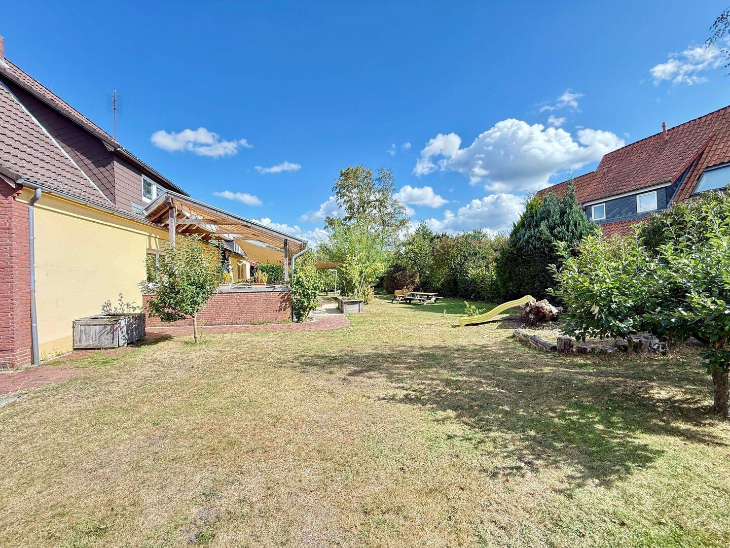 Immobilie in Rotenburg - Langfristig vermietetes Zweifamilienhaus (Kindergarten) zu verkaufen - Bild 3