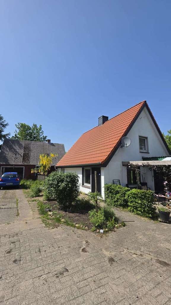 Immobilie in Wingst - Familienhaus mit 5 Zimmern, Ausbaupotenzial und zwei Pferdekoppeln in der Wingst - Bild 0