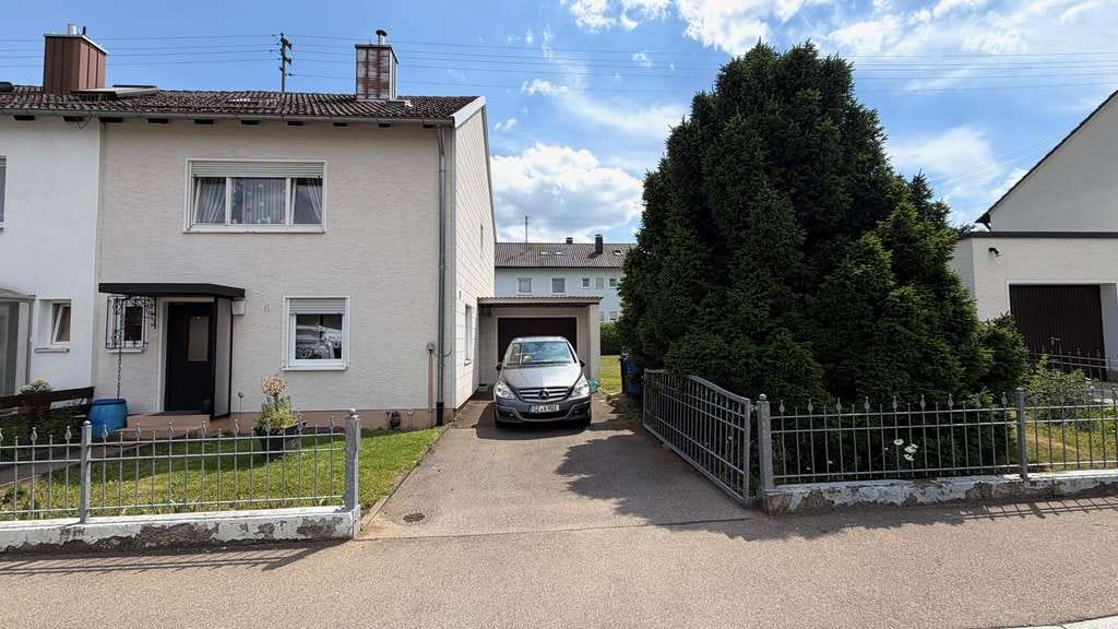 Immobilie in Bubesheim - Ihr neues Zuhause in Bubesheim – Doppelhaushälfte mit großem Grundstück und Zukunftsperspektive - Bild 0