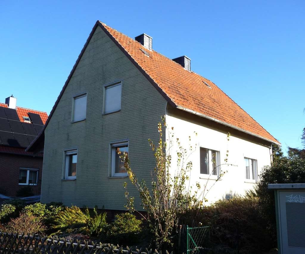 Immobilie in Vechelde - Sanierungsbedürftiges Einfamilienhaus in Vechelde - OT Wahle auf ca. 1.250m² großem Grundstück - Bild 0