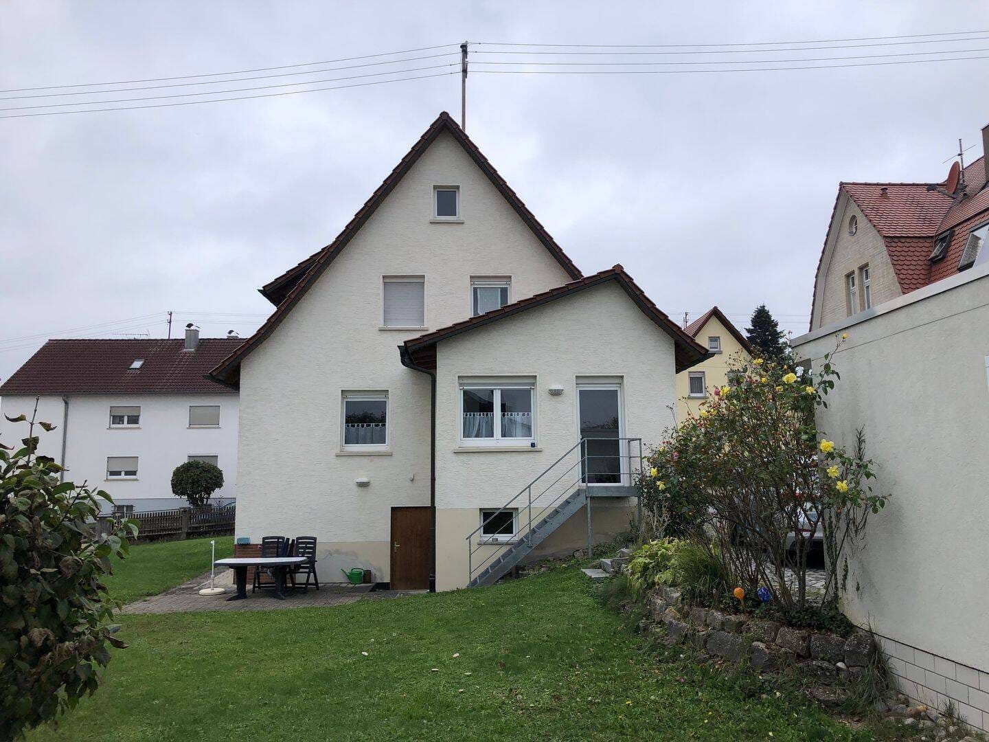 Immobilie in Niederstotzingen - Sehr geräumiges Einfamilienhaus mit großzügigen Raumflächen für viel Potential der Entfaltung + Doppelgarage - Bild 4