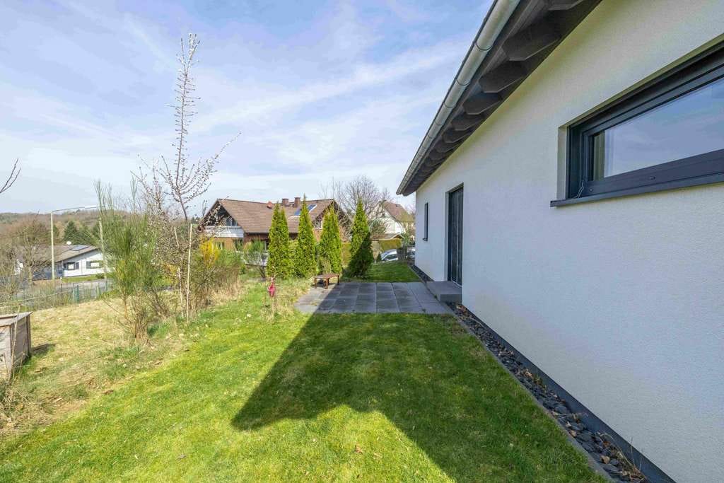 Immobilie in Bruchertseifen - Exklusiver Bungalow mit Galerie, nachhaltiger Technik in wunderschöner Umgebung - Bild 2