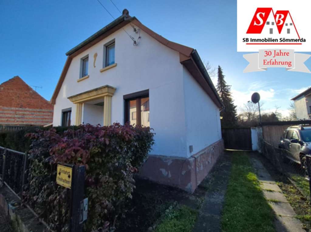 Immobilie in Greußen - Einfamilienhaus mit Garten und Garage zu verkaufen! - Bild 0