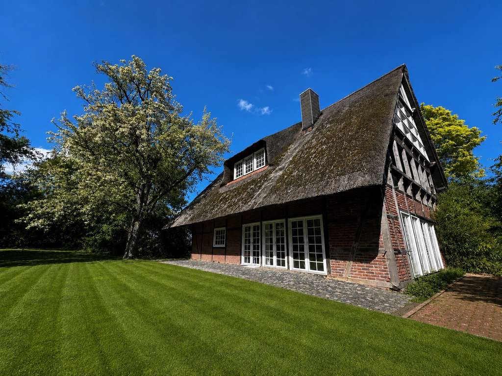 Immobilie in Langenberg - Landhaus mit Reetdach in Langenberg -ca 2800 qm2 & Ackerland und Felder - Bild 0