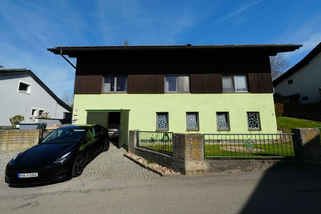 Immobilie in Reut - Schönes Wohnhaus in ruhiger Siedlungslage und großem Grundstück - 781 - Bild 1