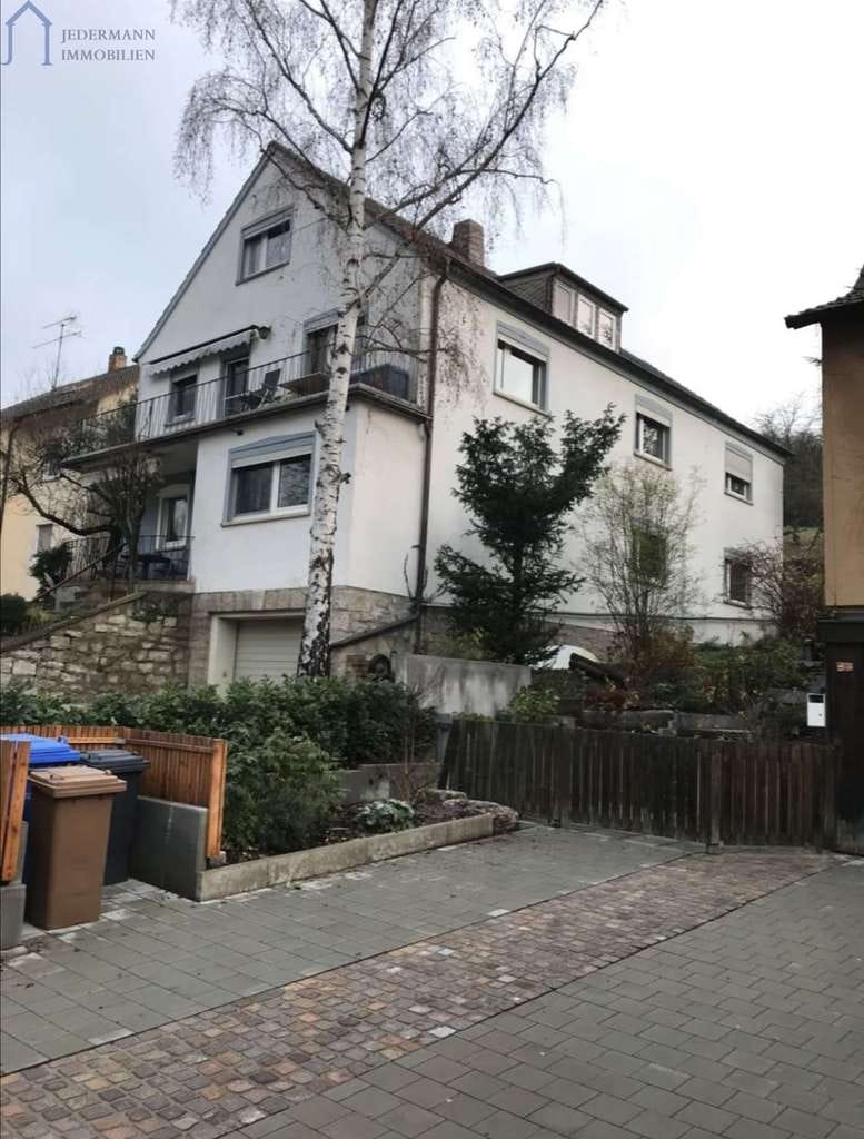 Immobilie in Gerbrunn - Charmantes Mehrfamilienhaus mit Ausbaureserve in Gerbrunn! - Bild 0