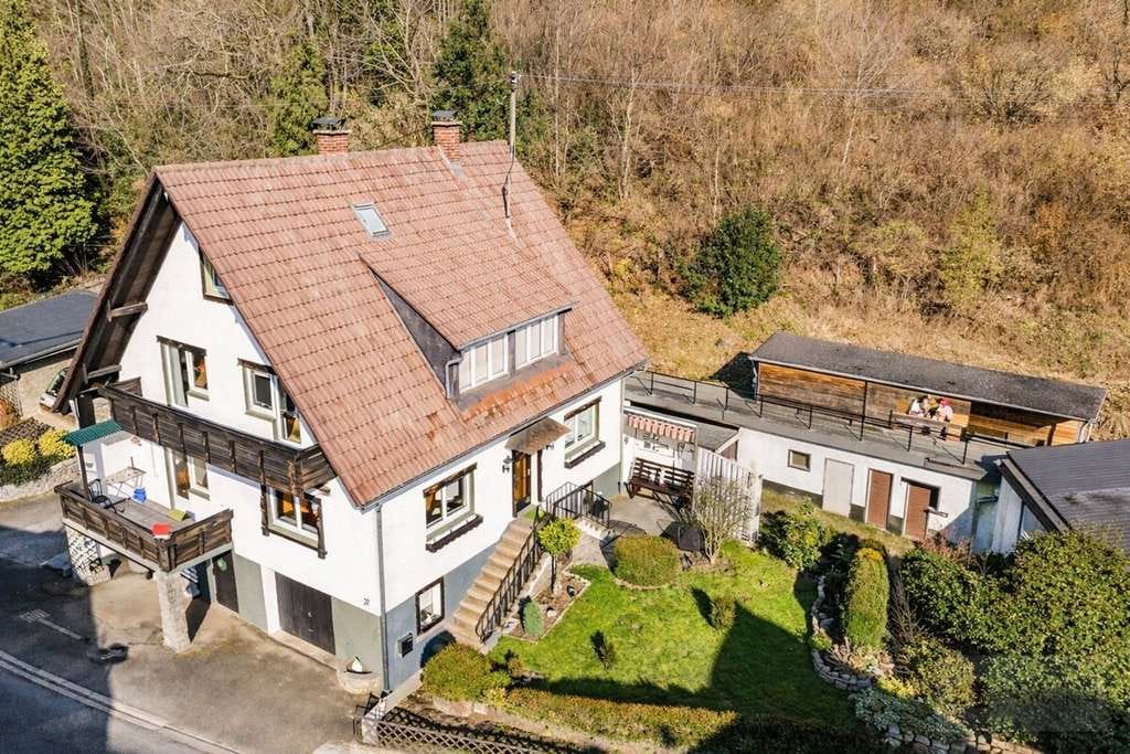 Immobilie in Elzach - Großzügiges Mehrgenerationenhaus in sonniger Lage von Oberprechtal - Bild 1