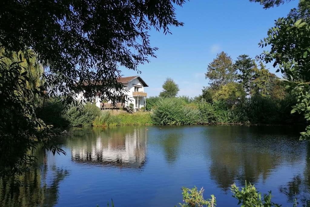 Immobilie in Bad Nenndorf - Am Ende der Straße steht (D)ein Haus am See - Bild 0