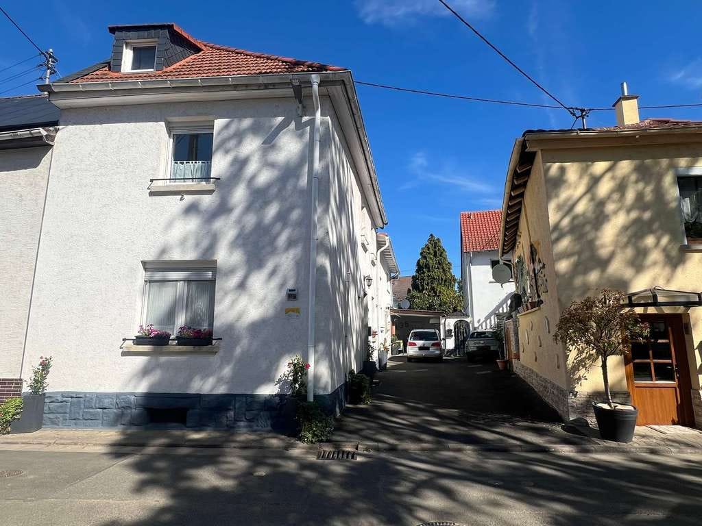 Immobilie in Bad Sobernheim - Top-Gelegenheit! 2 Häuser, 3 Wohnungen zum Preis von EINEM in Bad Sobernheim zu verkaufen. - Bild 1