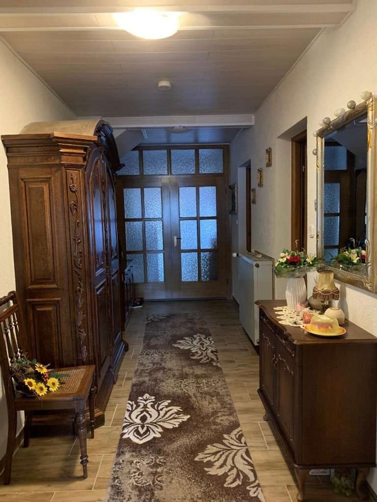 Immobilie in Limeshain - Ruhig gelegenes 2-Familienhaus mit Nebengebäude und viel Potenzial in Feldrandnähe! - Bild 2