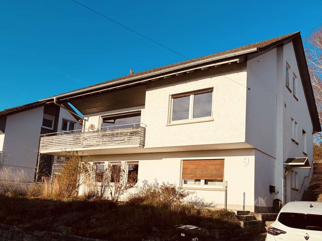 Immobilie in Lauda-Königshofen - Charmantes Einfamilienhaus mit Traumgarten am Dorfrand von Unterbalbach - Bild 1