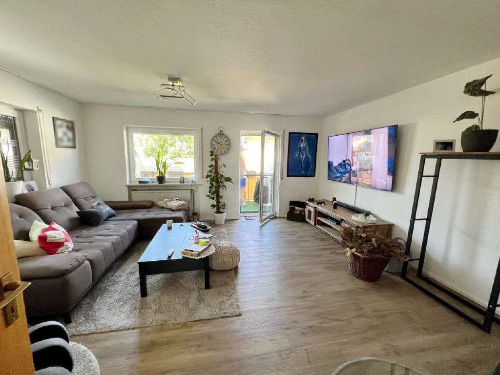 Immobilie in Leutkirch im Allgäu - Helle 4,5 Zimmer Wohnung mit Balkon und Blick in die Berge - Bild 1