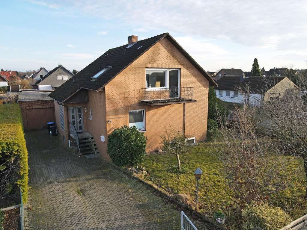 Immobilie in Wathlingen - Sanierungsfall - Einfamilienhaus mit Garage! - Bild 1