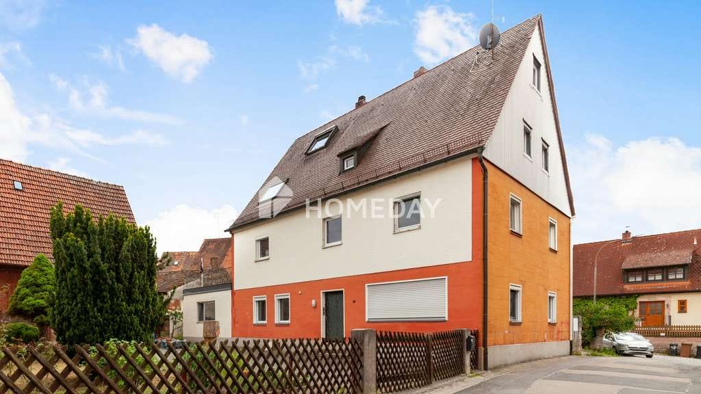 Immobilie in Cadolzburg - Mehrfamilienhaus mit 3 Wohneinheiten und großer Dachterrasse 
 - Bild 1