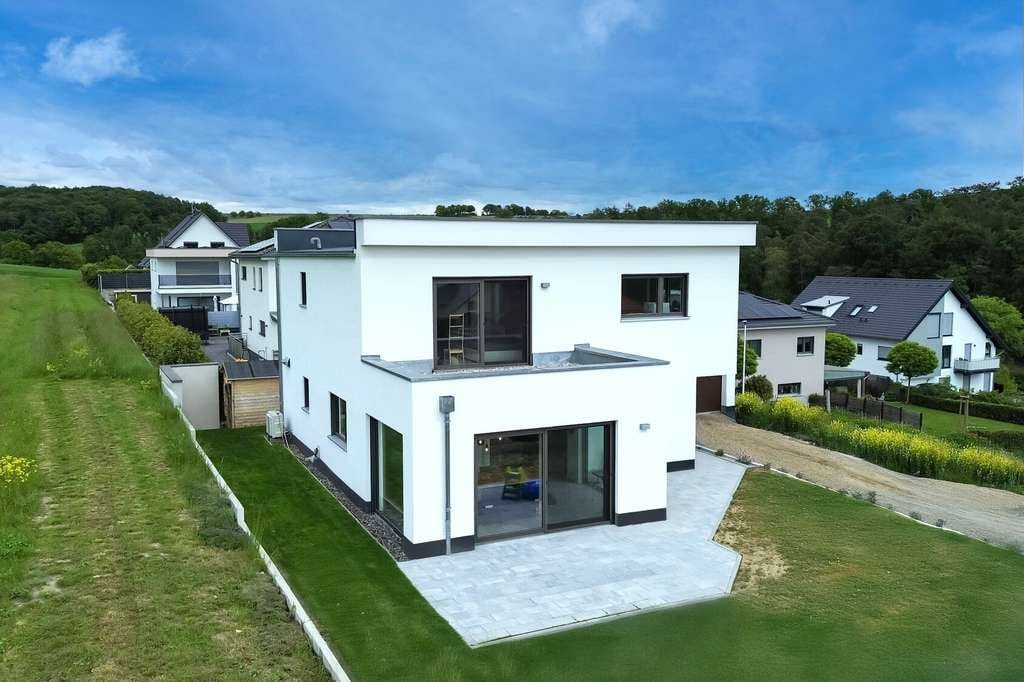 Immobilie in Erlenbach b.Marktheidenfeld - Stilvolle Stadtvilla -  Naturidylle trifft modernen Wohnkomfort - Bild 2