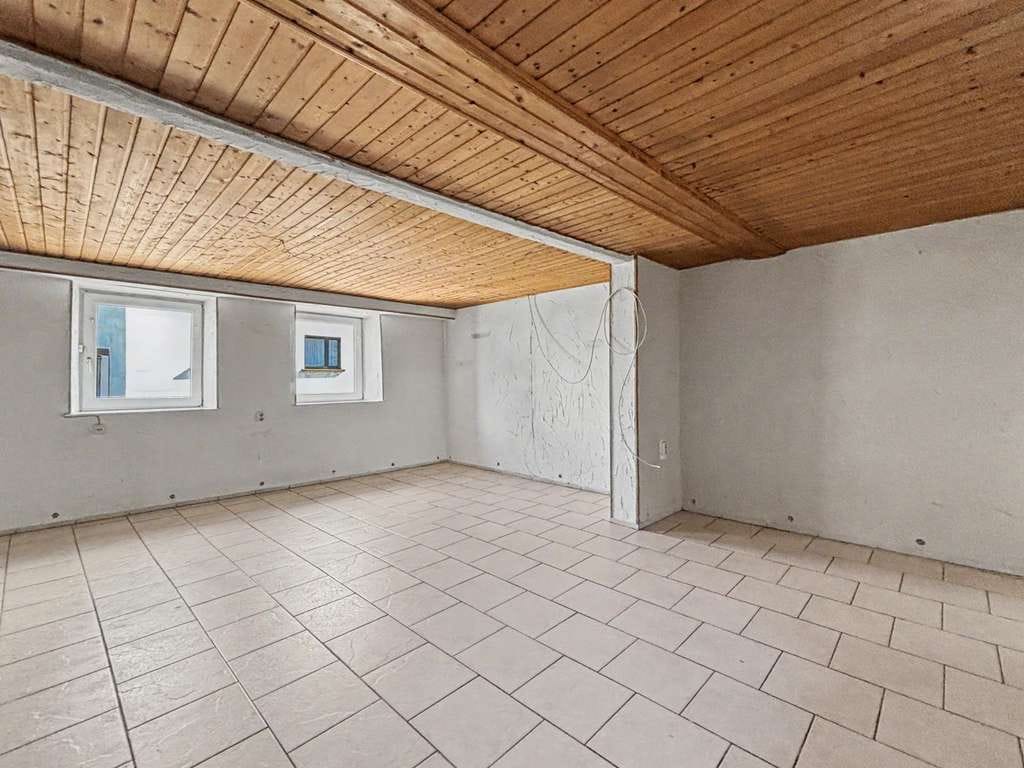 Immobilie in Gersheim - Renovierungsbedürftiges Einfamilienhaus Zentral in Gersheim zu verkaufen - Bild 4