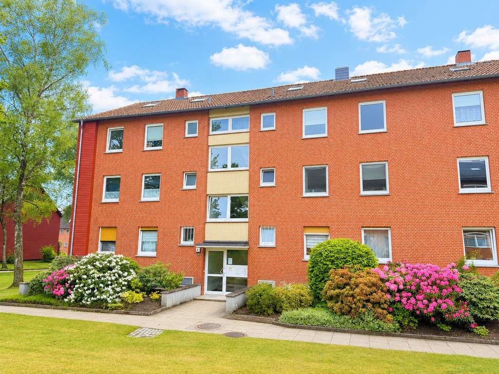 Immobilie in Neu Wulmstorf - Attraktive Dachgeschosswohnung mit großzügigem Raumkonzept - Bild 0