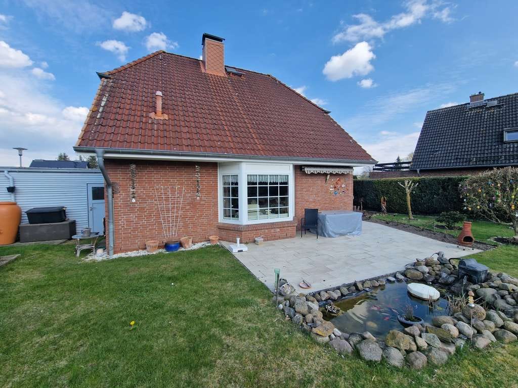 Immobilie in Dorf Mecklenburg - Gepflegtes Einfamilienhaus mit sonnigem Garten - Bild 0