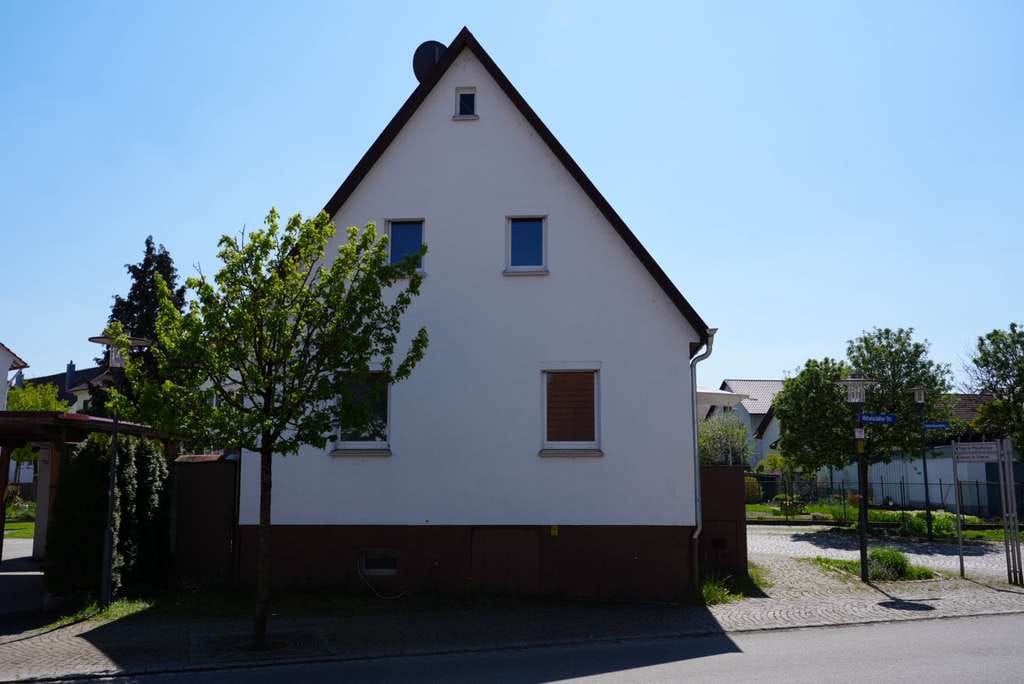 Immobilie in Riederich - Handwerker aufgepasst, Haus mit viel Potenzial und Top Lage - Bild 3