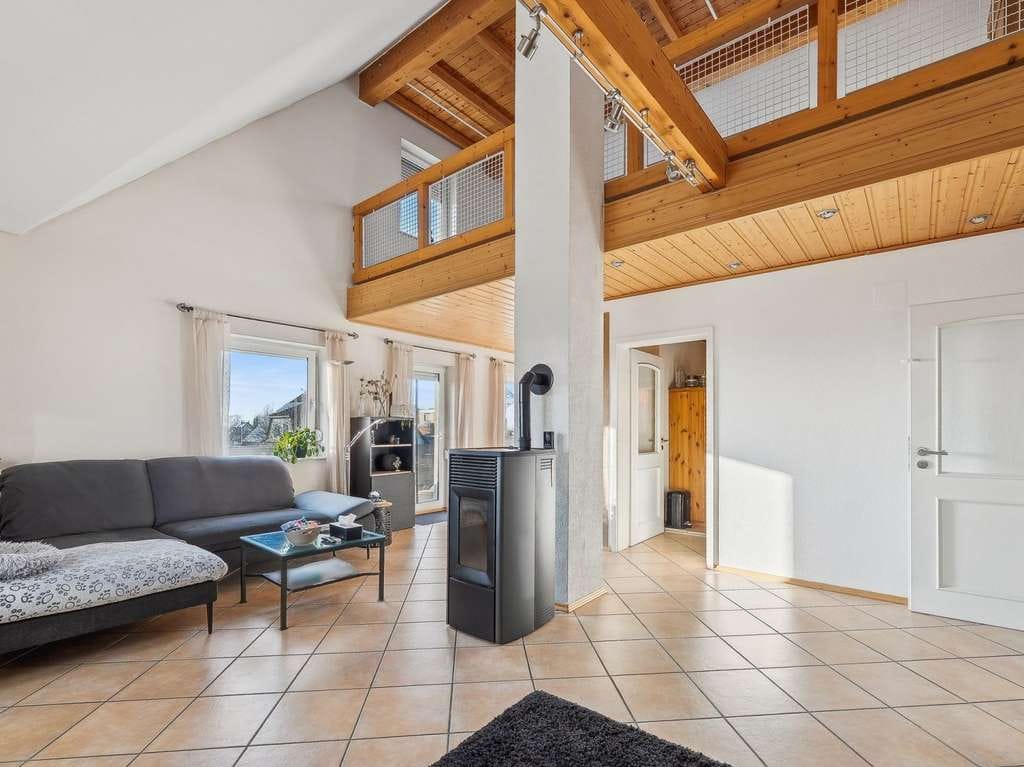 Immobilie in Waldbüttelbrunn - Gepflegtes Zweifamilienhaus in Waldbüttelbrunn - Bild 2