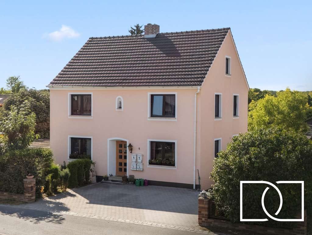 Immobilie in Kastl - Idyllisches Reitanwesen! Zweifamilienhaus mit Nebengebäuden, Offenstall und Reitplatz - Bild 0